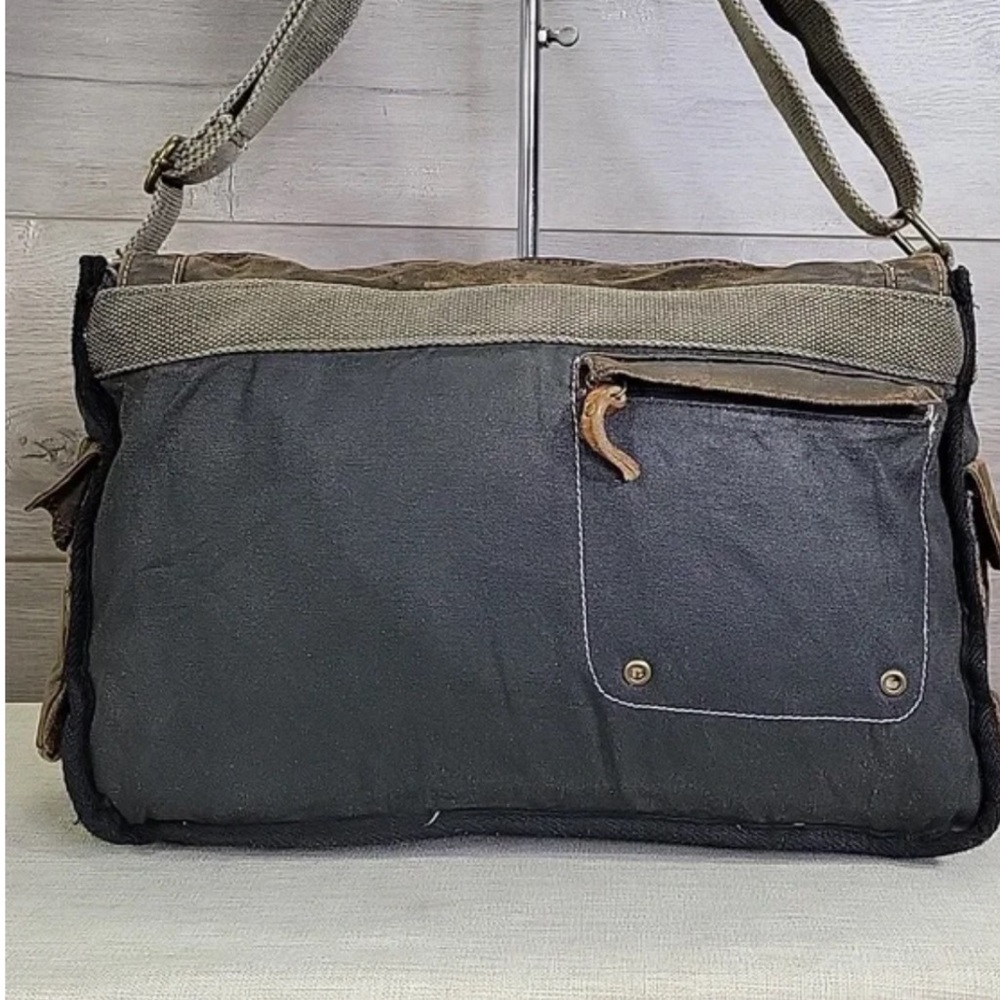Bed Stu Hawkeye Waxed Canvas Messenger Bag - Picture 4 of 5